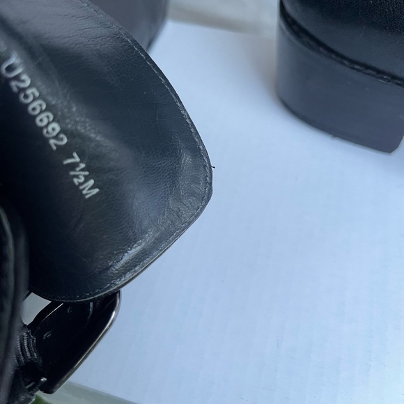 STUART WEITZMAN Strapduo Black
Leather Moto Buckle Ankle Boots Size
7.5 - Picture 4 of 11